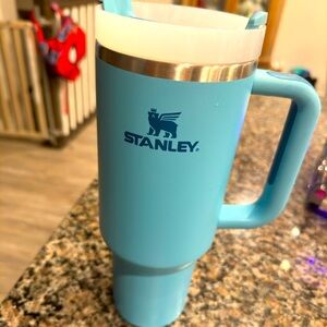 40 oz Stanley cup - pool blue